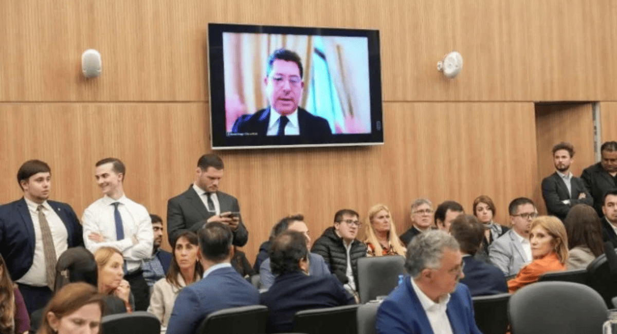 Orrego defendió la minería en el debate por la Ley de Glaciares y dijo: “Sin minería no hay futuro”. Orrego defendió la minería en el debate por la Ley de Glaciares y dijo: “Sin minería no hay futuro”.