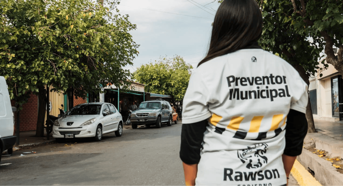 Rawson ordena el tránsito en Villa Krause con estacionamiento solo a la derecha Rawson ordena el tránsito en Villa Krause con estacionamiento solo a la derecha