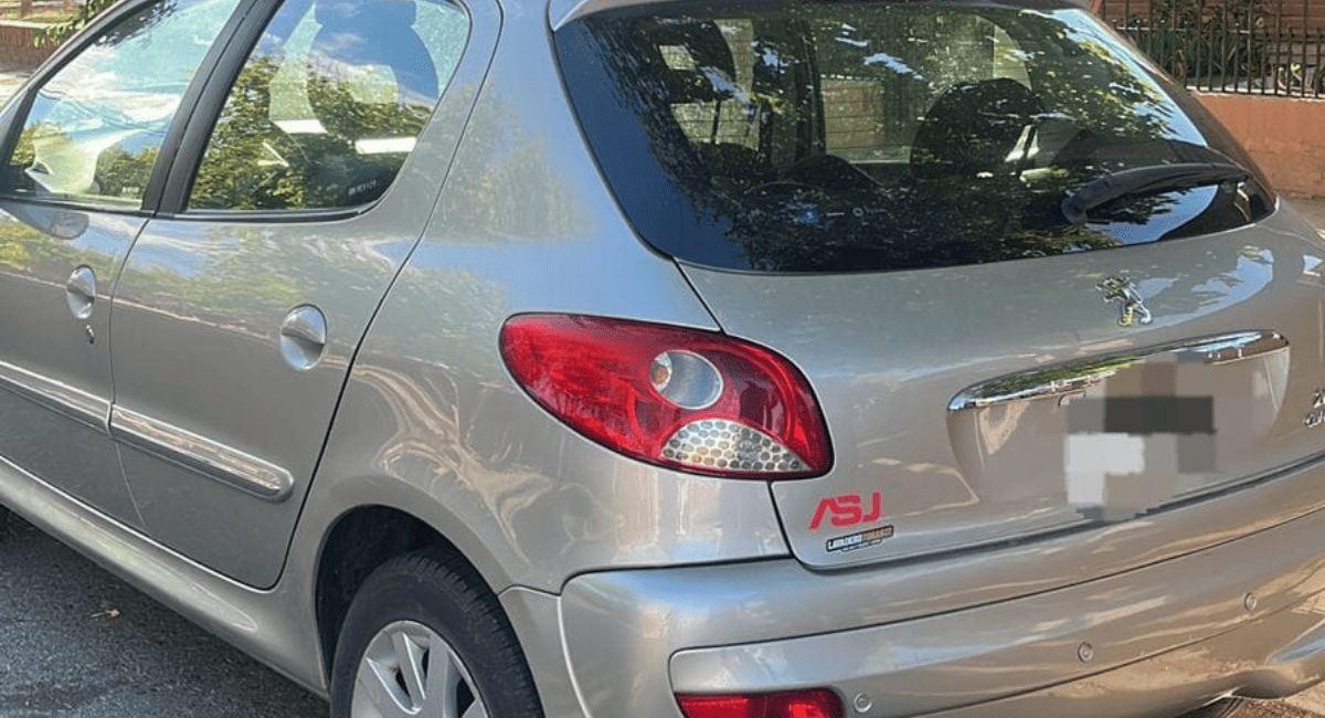 Rivadavia: detuvieron a un joven que intentaba robar en un auto estacionado Rivadavia: detuvieron a un joven que intentaba robar en un auto estacionado