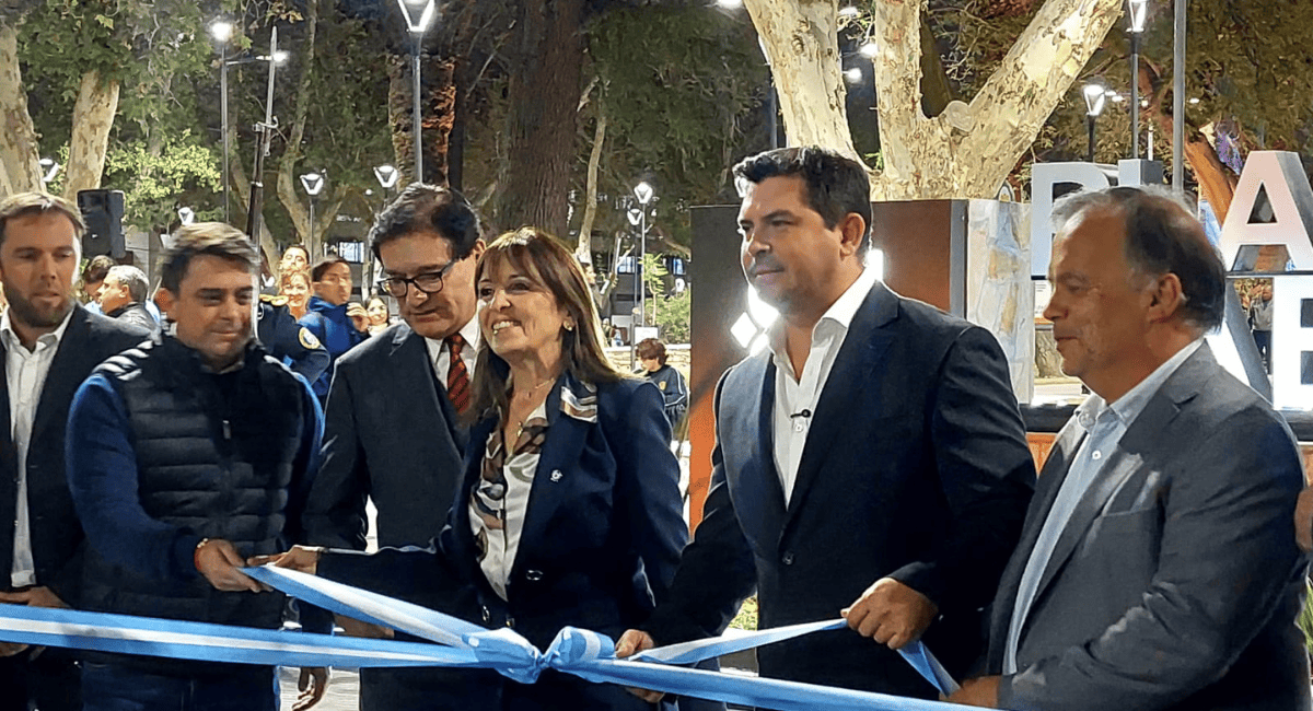Capital inauguró la renovada Plaza Aberastain: inclusión, patrimonio y nueva infraestructura