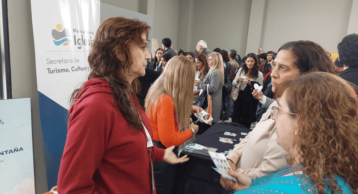 Impulso al turismo local: guías de Iglesia se capacitan en el Congreso Federal con becas de la Municipalidad de Iglesia.
