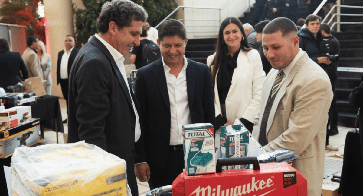 Santa Lucía celebró una nueva entrega de herramientas y certificados del programa “Aprender, Trabajar y Producir