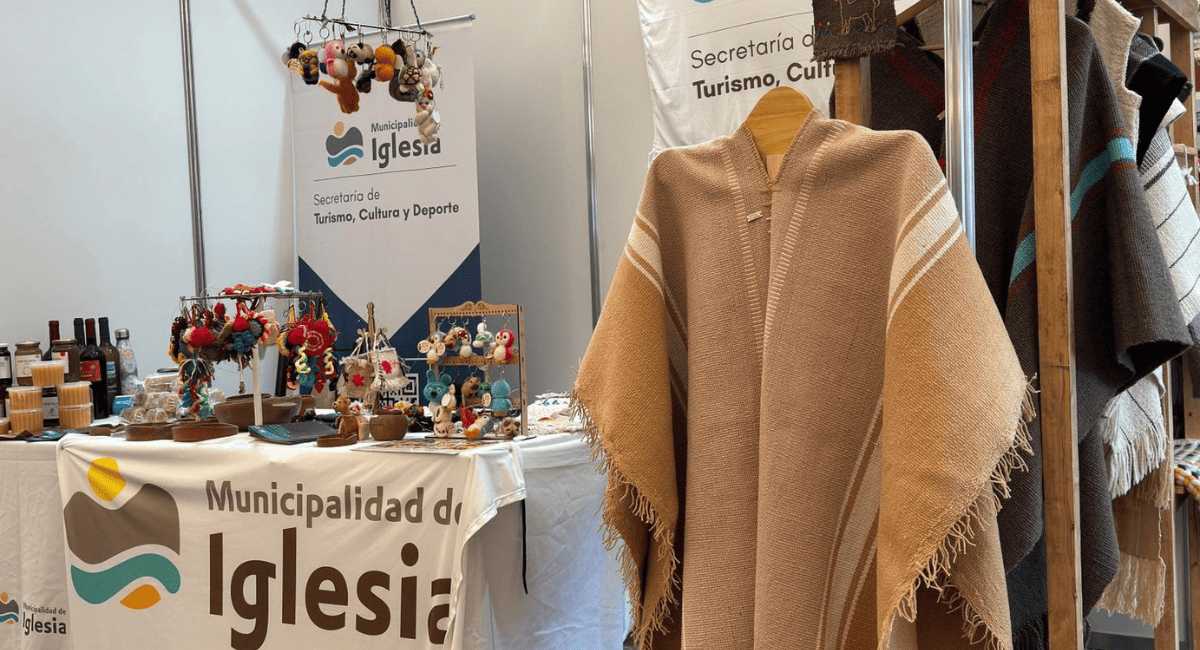 Iglesia muestra su identidad en la Feria Internacional de Artesanías.