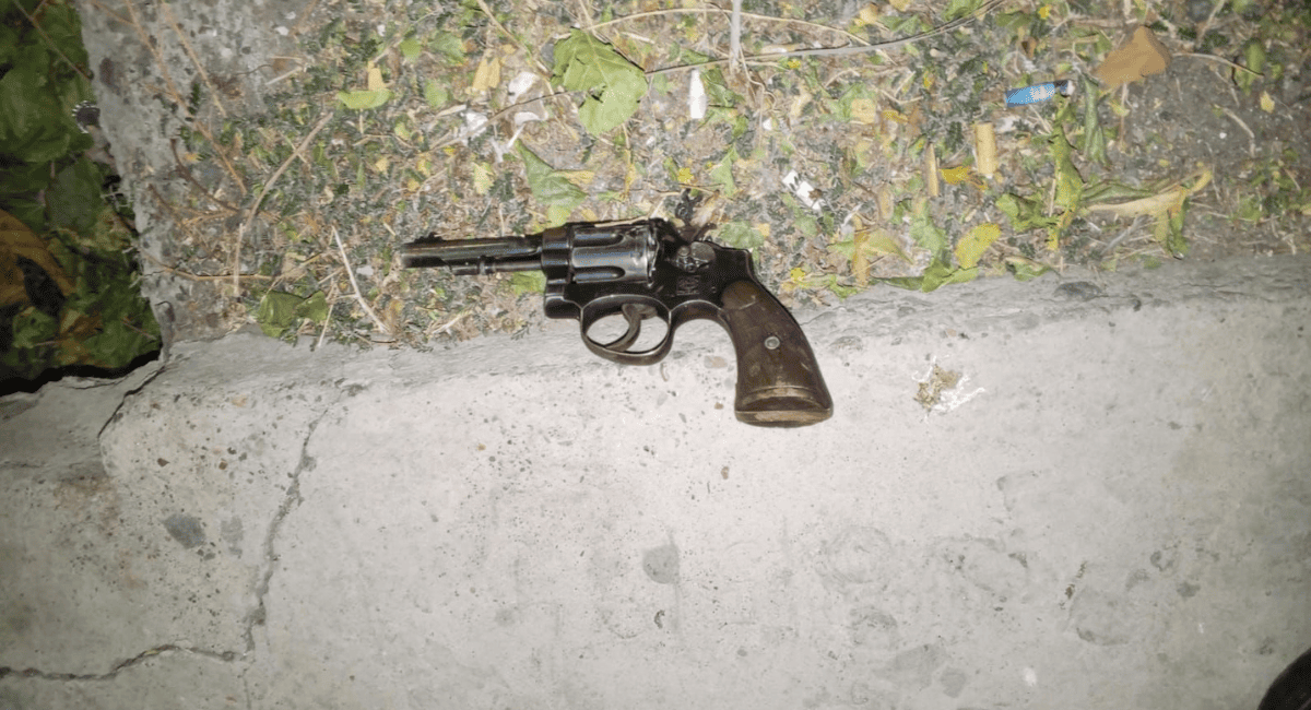 Escandalo en Chimbas: un sujeto se negó a pagar en un bar y lanzó amenazas insinuando tener un arma