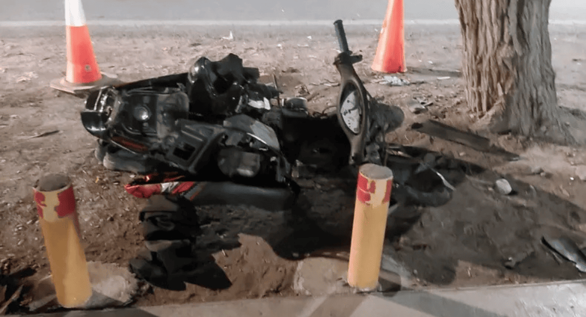 Grave accidente en San Juan: un joven de 21 años chocó en moto contra un árbol y está en terapia intensiva. Grave accidente en San Juan: un joven de 21 años chocó en moto contra un árbol y está en terapia intensiva.