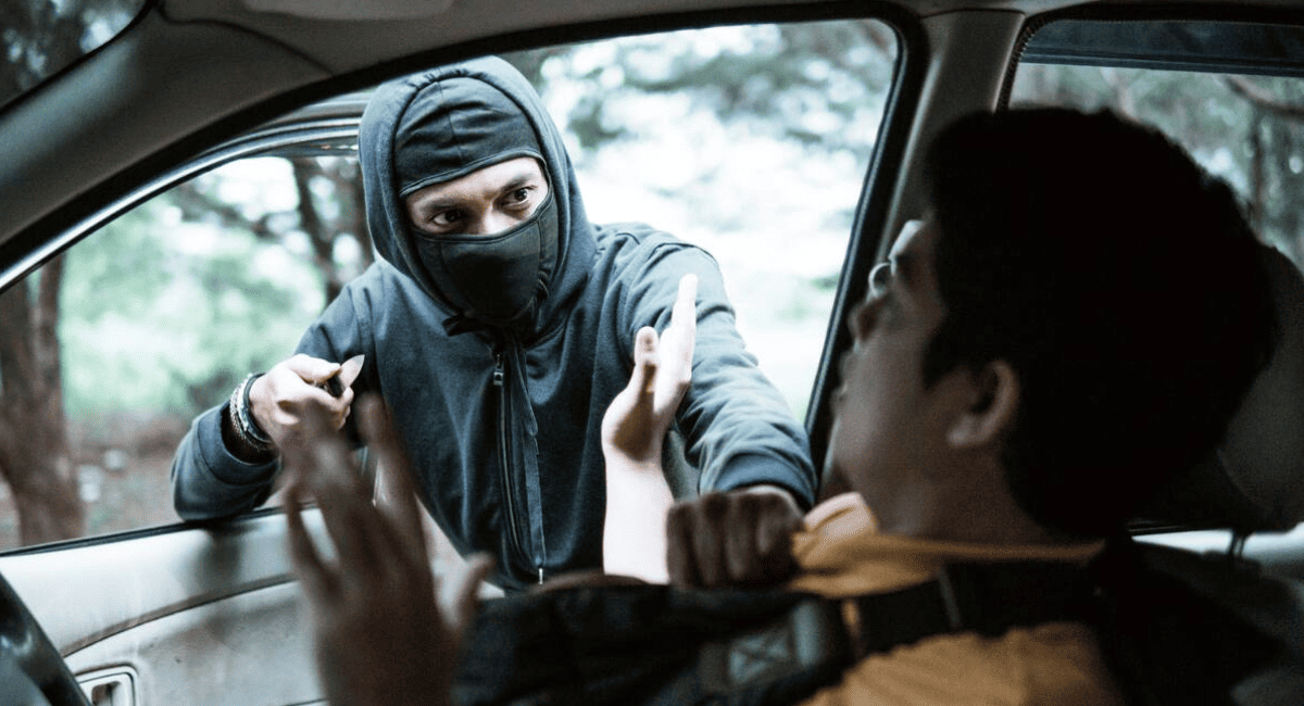 Interceptaron a una pareja, robaron dinero y apuñalaron al conductor en Albardón.