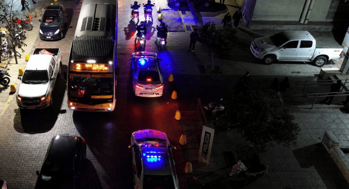 La Policía de San Juan reforzó controles nocturnos: 121 aprehendidos, 2 detenidos y 5 vehículos secuestrados.