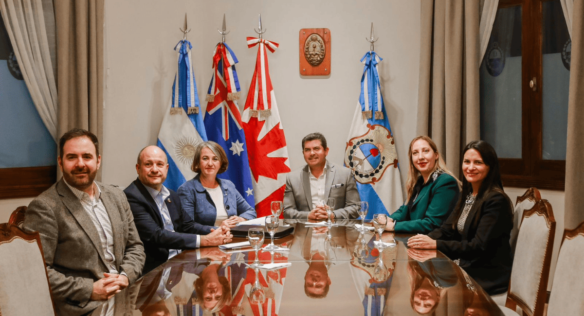 Orrego mantuvo un encuentro con representantes diplomáticos de Australia y Canadá Orrego mantuvo un encuentro con representantes diplomáticos de Australia y Canadá