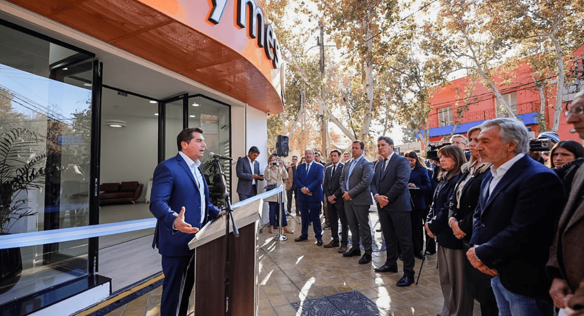 Orrego anunció $15.000 millones en créditos para Pymes y emprendedores en San Juan Orrego anunció $15.000 millones en créditos para Pymes y emprendedores en San Juan