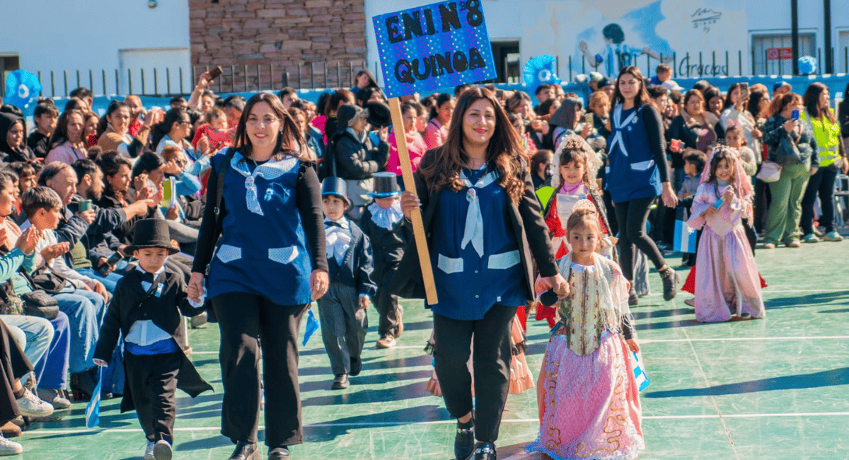 Rivadavia celebró el 25 de Mayo con un emotivo desfile infantil en el Parque Departamental
