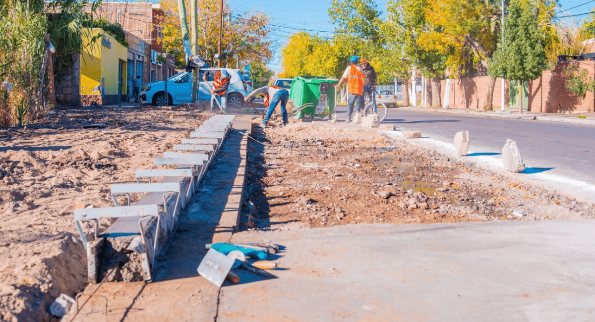 Rivadavia urbaniza Cabaña y Sargento Cabral para mejorar la seguridad vial