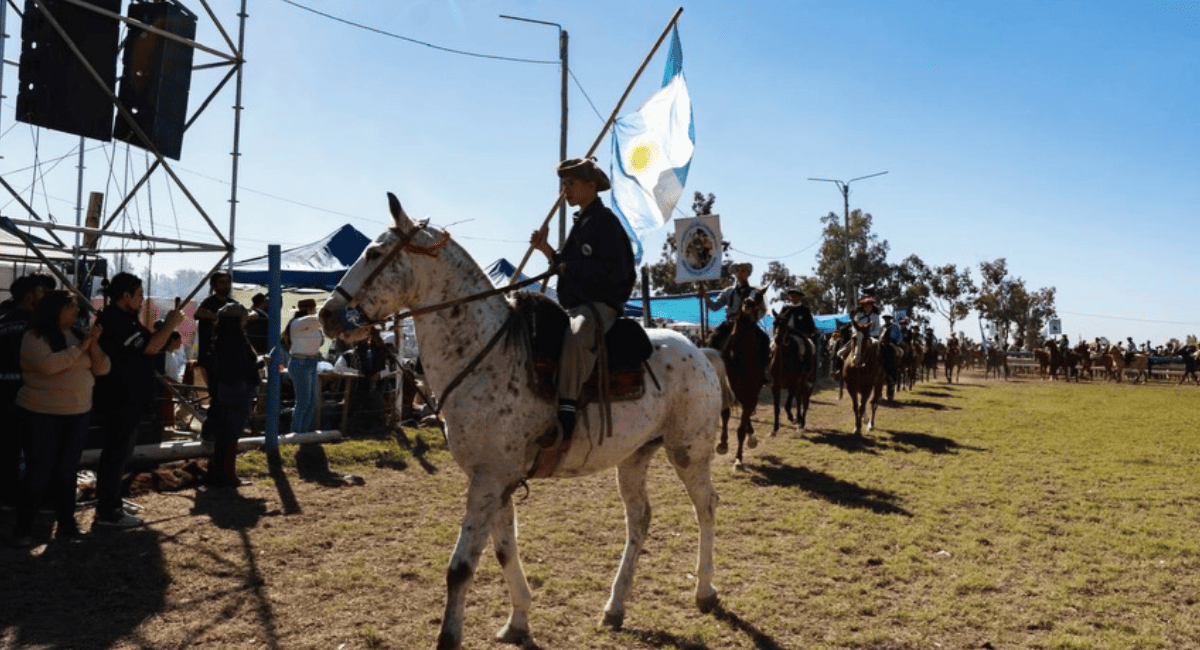 Fiesta criolla en Santa Lucía: 49 años de los Troperos con destrezas y mucho legado