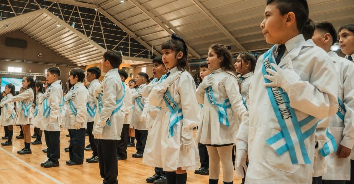 Educación ratificó la gratuidad absoluta en los actos de promesa y reafirmación de la Bandera