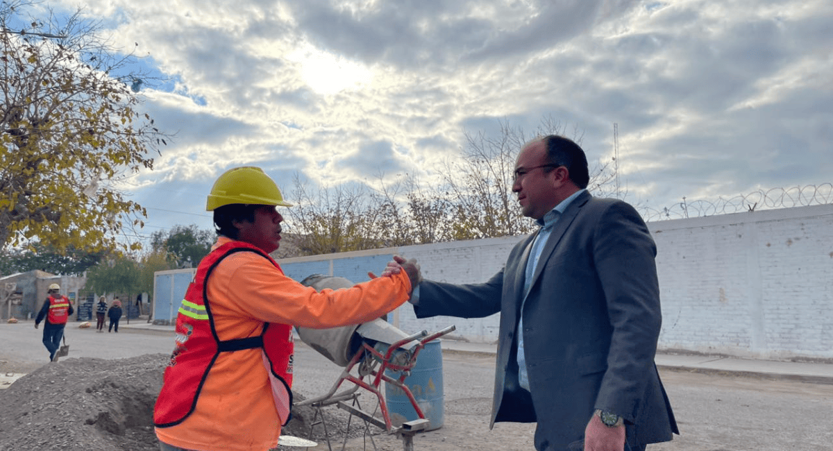 Más seguridad para La Bebida: avanzan las nuevas veredas en el Lote 34. Más seguridad para La Bebida: avanzan las nuevas veredas en el Lote 34.