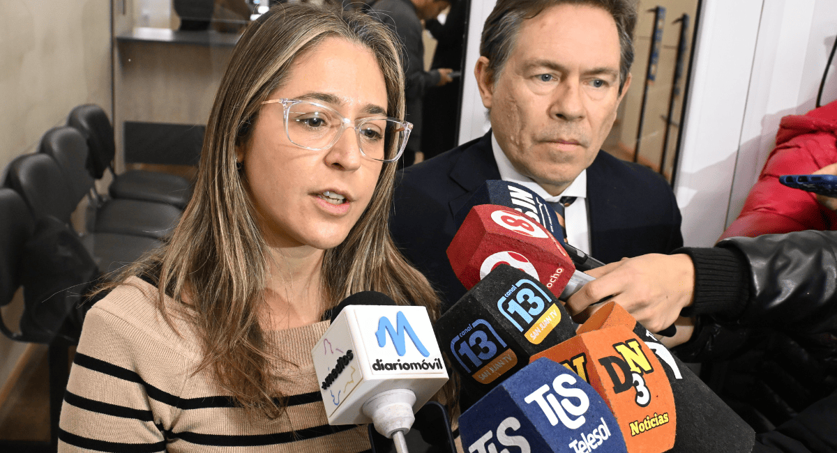 Ficales Dra.Claudia Ruiz y Dr. Alberto Martínez