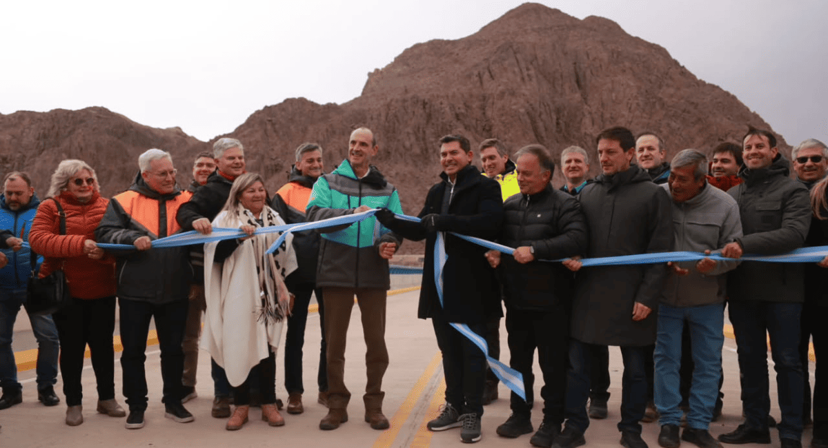 Marcelo Orrego y Glencore inauguraron dos puentes estratégicos en Calingasta