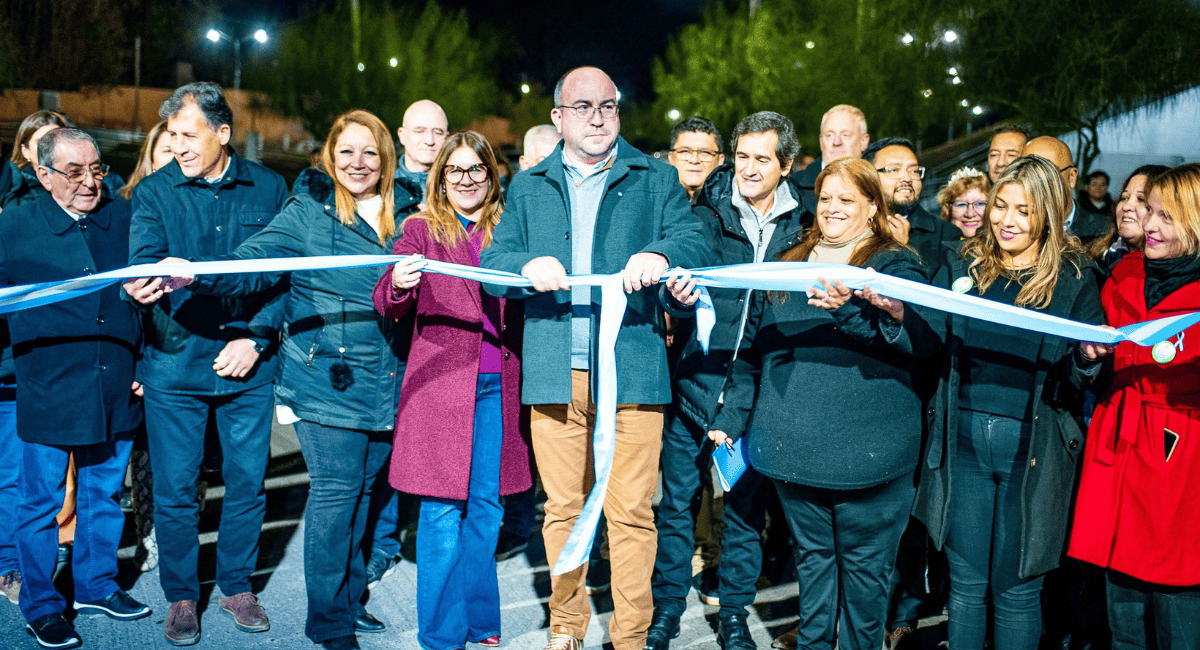 Sergio Miodowsky inauguró la pavimentación total del Barrio Conjunto 8 en Marquesado