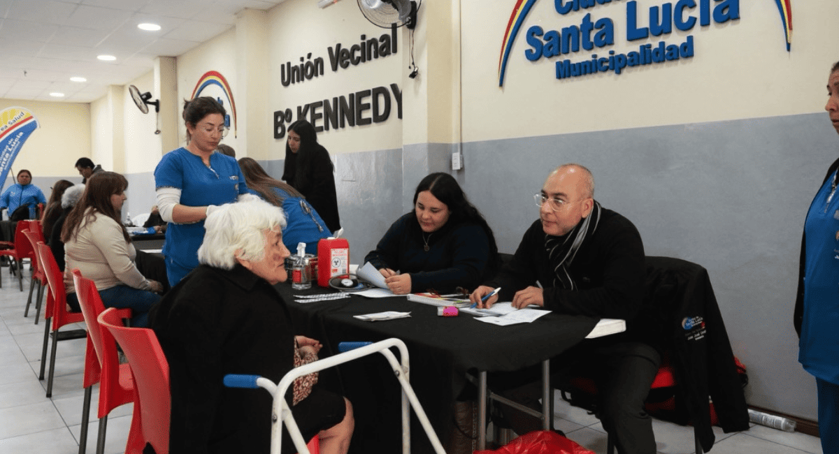 «La Muni llega a tu barrio» desembarca en Villa San Pablo con servicios para los vecinos de Santa Lucia