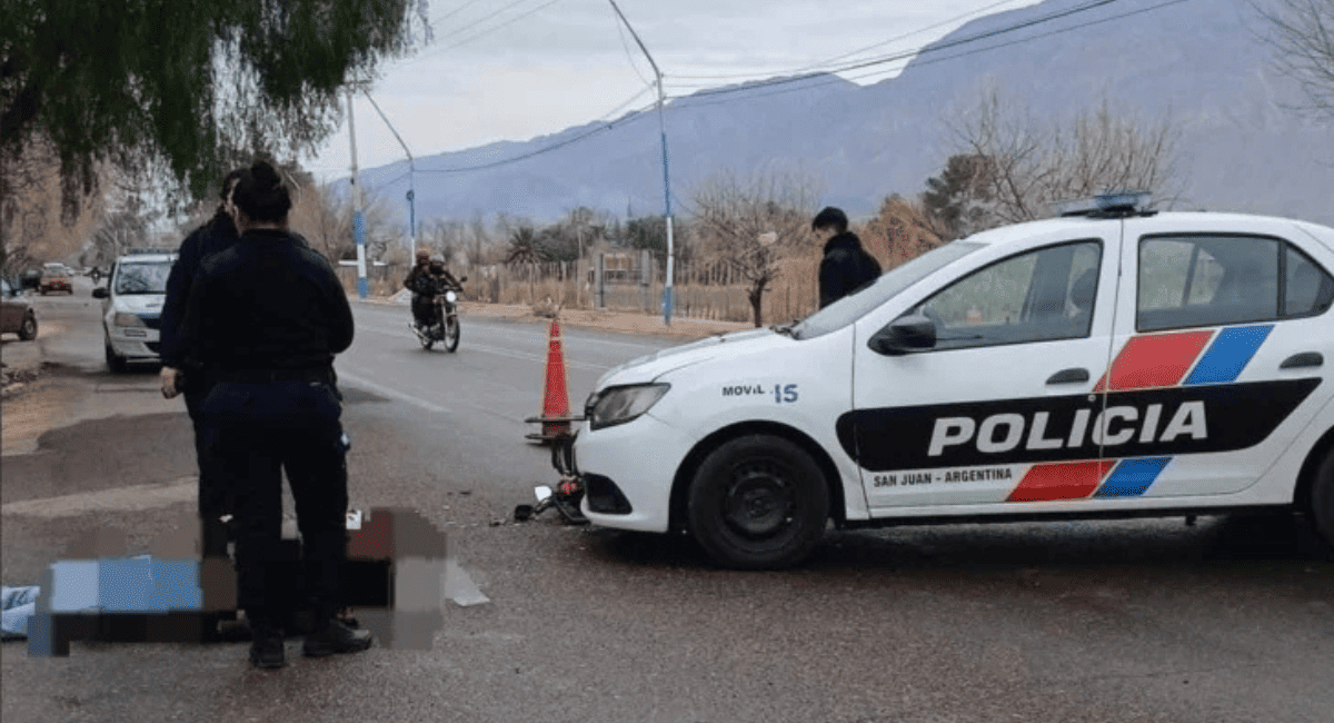 Fuerte choque en Pocito: una motociclista herida tras colisionar con un patrullero Fuerte choque en Pocito: una motociclista herida tras colisionar con un patrullero