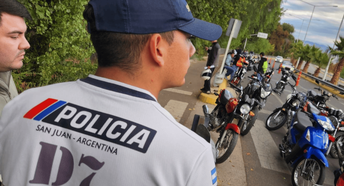 Cayó en Sarmiento una moto que tenía pedido de captura desde hace 12 años Cayó en Sarmiento una moto que tenía pedido de captura desde hace 12 años
