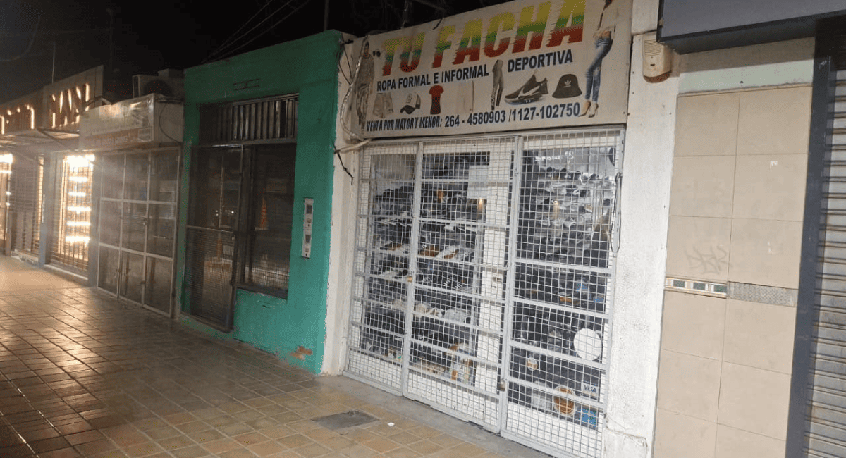 Un hombre de 51 años fue detenido tras intentar robar en un local de ropa en Rawson Un hombre de 51 años fue detenido tras intentar robar en un local de ropa en Rawson