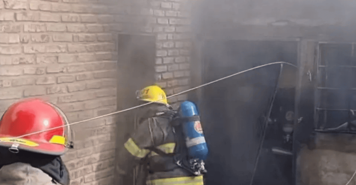Rawson: Incendio destruyó un taller de carpintería en el Barrio Ansilta