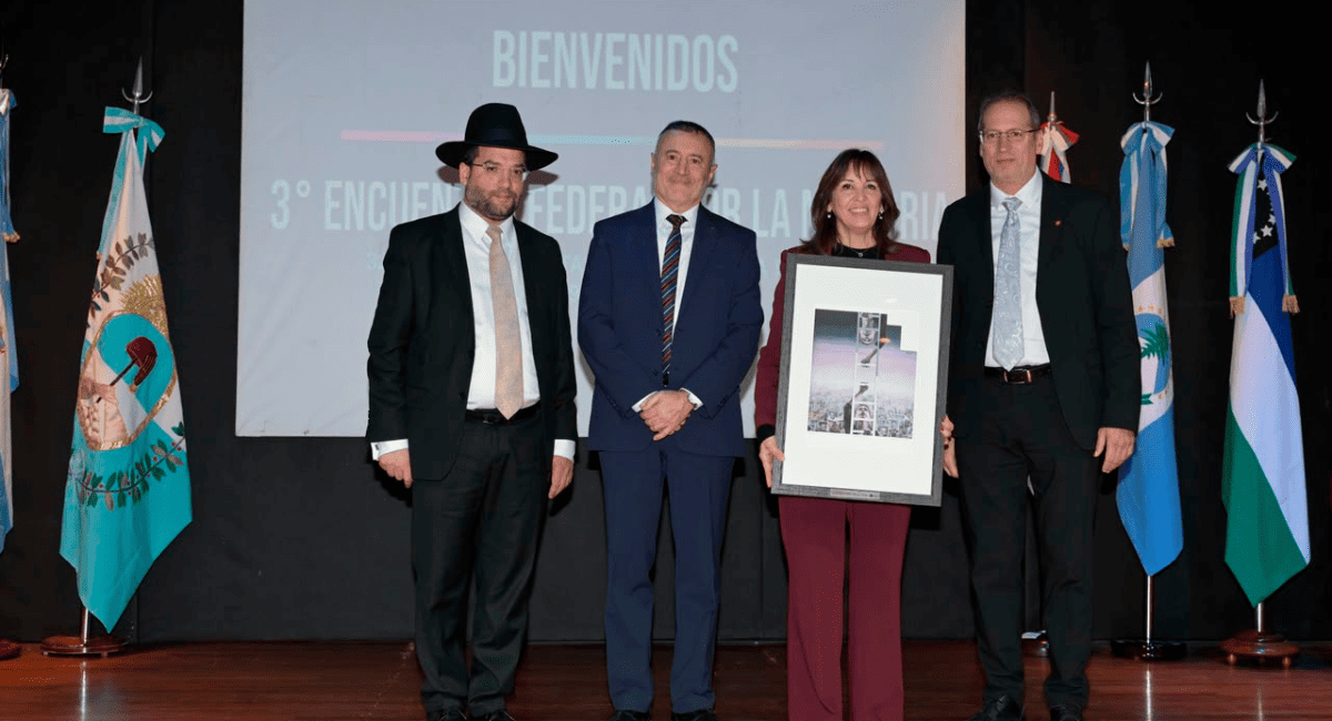 Susana Laciar participó del Encuentro Federal por la Memoria en la sede de la AMIA