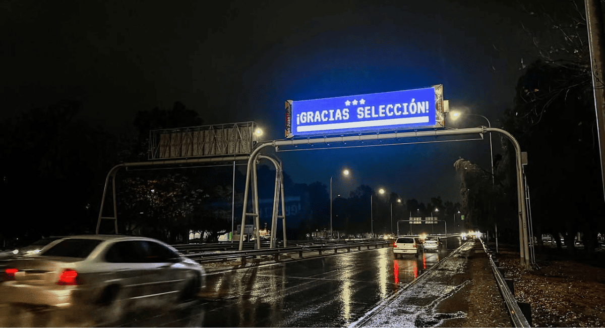 ¡Gracias! San Juan iluminó la Circunvalación en homenaje a la Selección