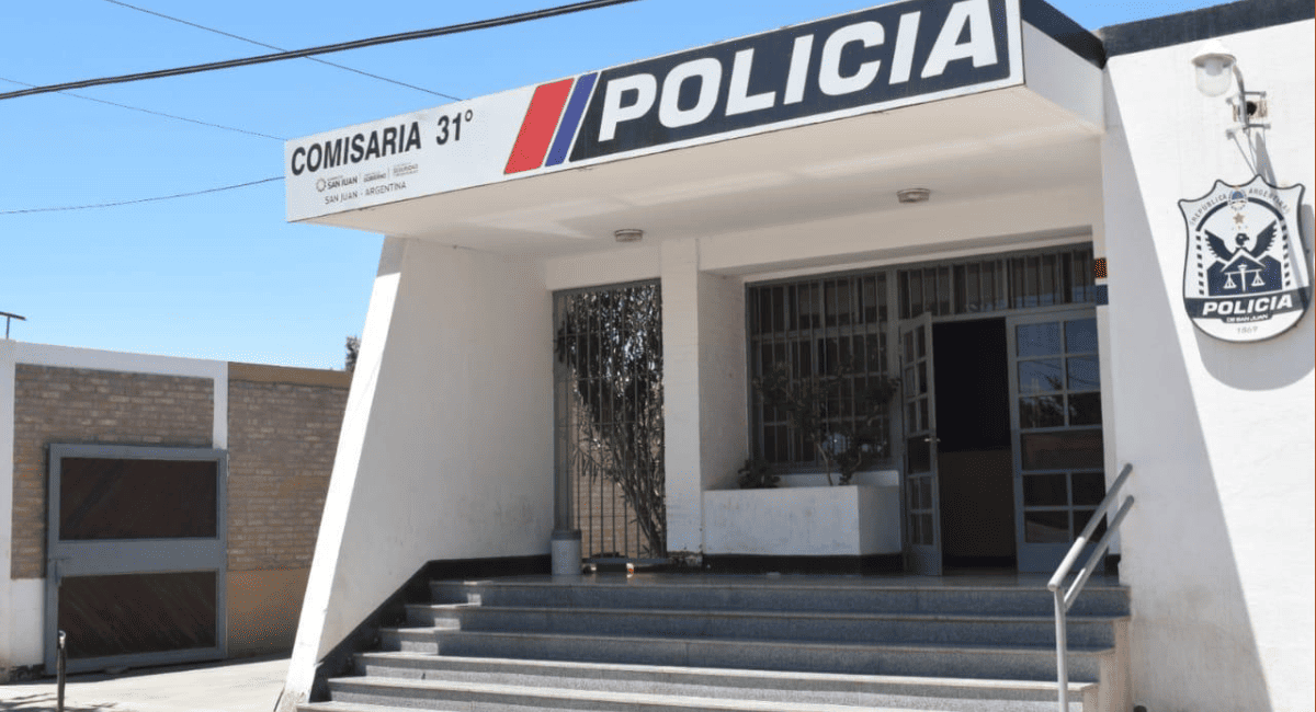 Investigan presuntos apremios ilegales en la Comisaría 31° de 9 de Julio. Investigan presuntos apremios ilegales en la Comisaría 31° de 9 de Julio.