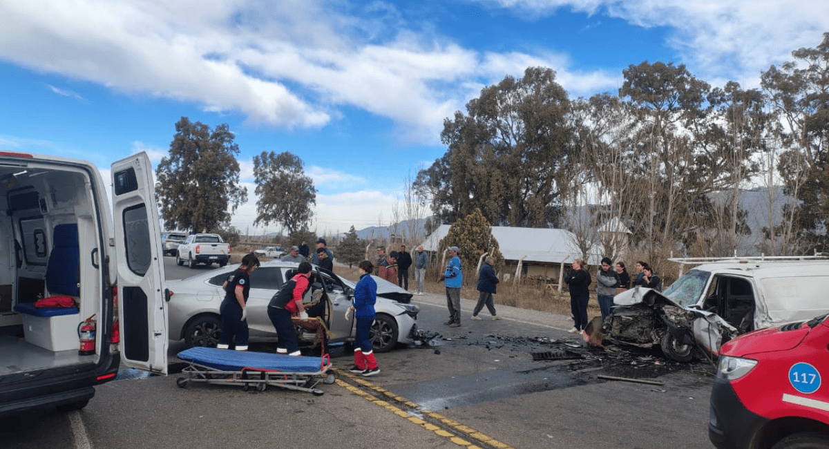 Choque frontal en Ruta 40: Identificaron a los conductores y confirmaron que hay una pareja mendocina herida Choque frontal en Ruta 40: Identificaron a los conductores y confirmaron que hay una pareja mendocina herida