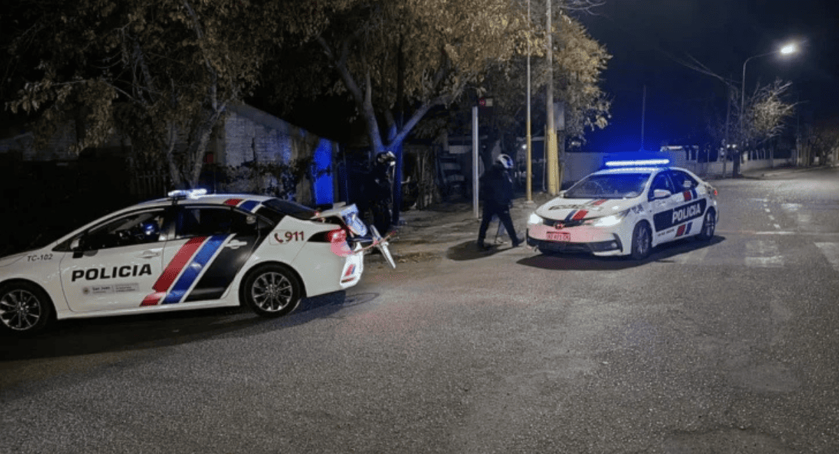 Rawson: pidió un viaje en app de moto, lo cercaron en un auto y le tiraron a matar para robarle $300.000