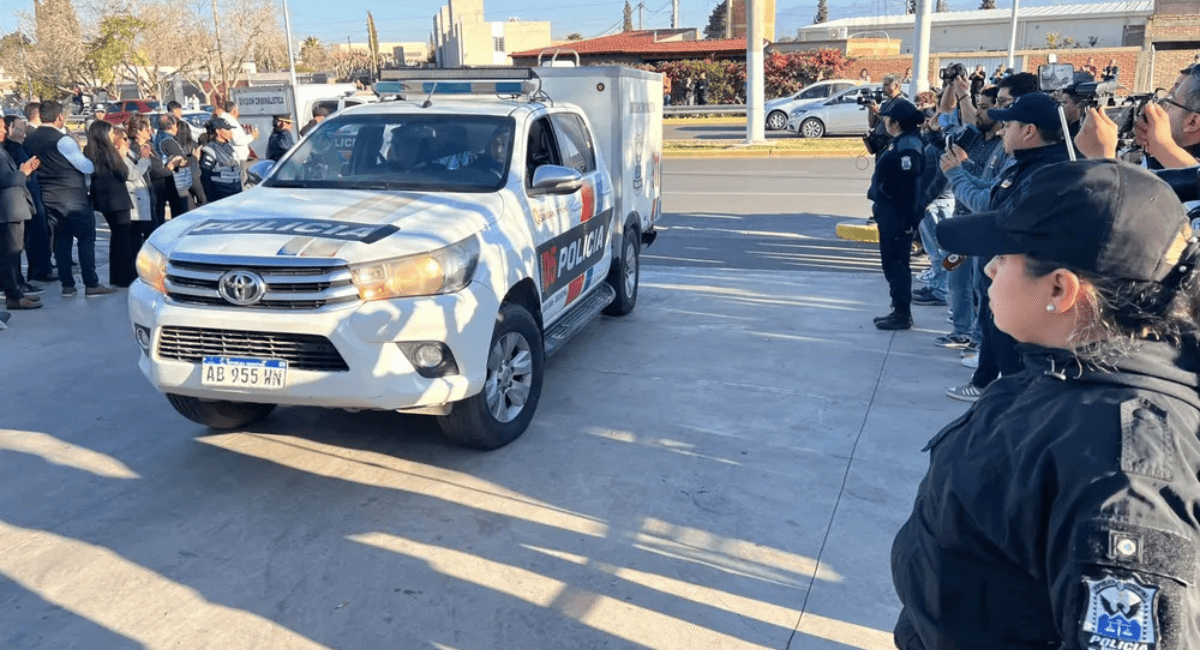 Dolor y aplausos en San Juan para recibir a las víctimas del helicóptero