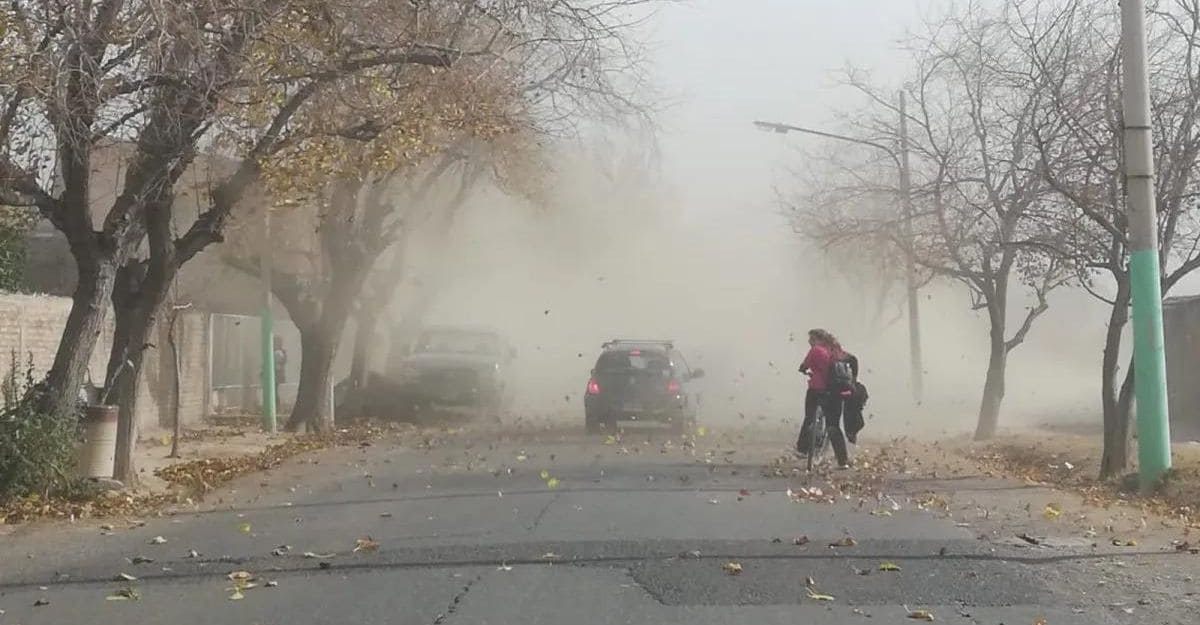 Alerta amarilla en San Juan: ráfagas de viento Zonda superiores a los 60 km/h Alerta amarilla en San Juan: ráfagas de viento Zonda superiores a los 60 km/h