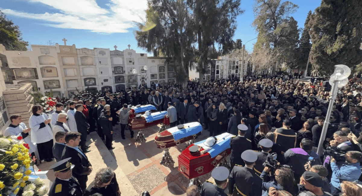 Honores finales: descansan en el Panteón Provincial los funcionarios caídos en Valle Fértil