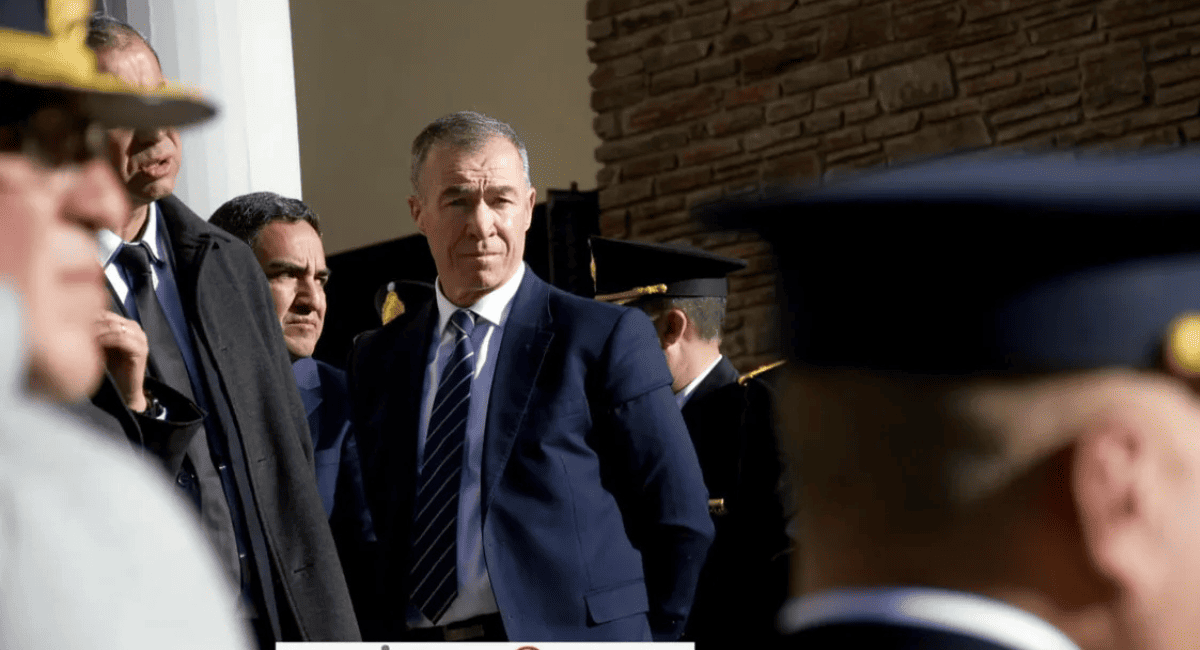 Honores finales: descansan en el Panteón Provincial los funcionarios caídos en Valle Fértil Honores finales: descansan en el Panteón Provincial los funcionarios caídos en Valle Fértil