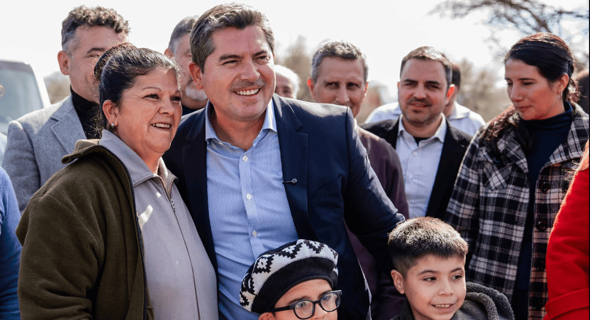 Orrego llegó a Huaco: trámites, salud y servicios más cerca de los vecinos