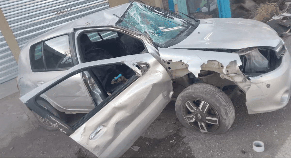 Accidente en Pocito: una mujer chocó contra un pilar en calle Mendoza