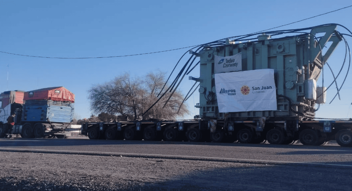 Llegó el transformador que duplicará la capacidad eléctrica de San Juan.