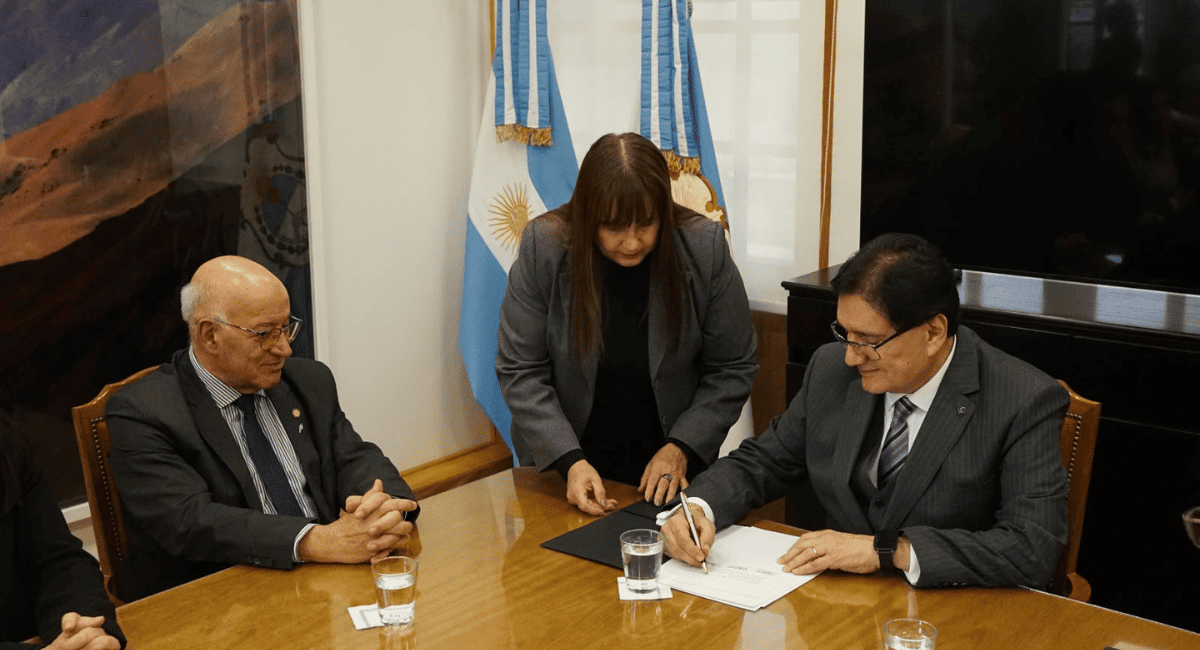 La Corte y la UNSJ firmaron un convenio para realizar pericias entomológicas.
